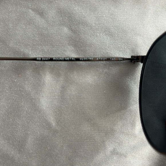 Ray-Ban Round Metal Antiqued Sunglasses in Copper (RB3447) - Picture 4 of 8